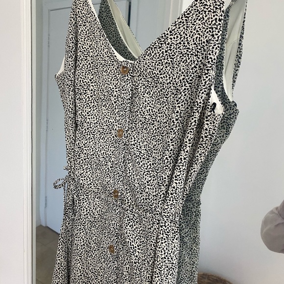 Dress - Picture 5 of 5